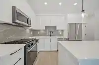 401 3438 146A STREET - thumbnail 1