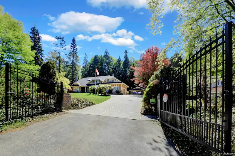 13736 CRESCENT ROAD - photo 1 of 30