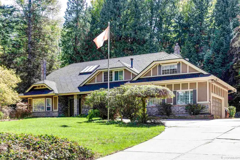 13736 CRESCENT ROAD - photo 4 of 30
