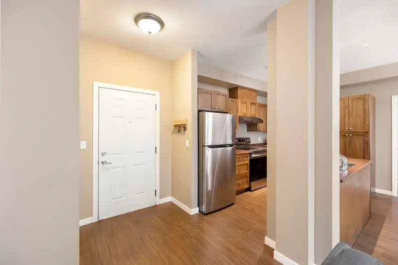 328 13277 108 AVENUE - photo 3 of 25