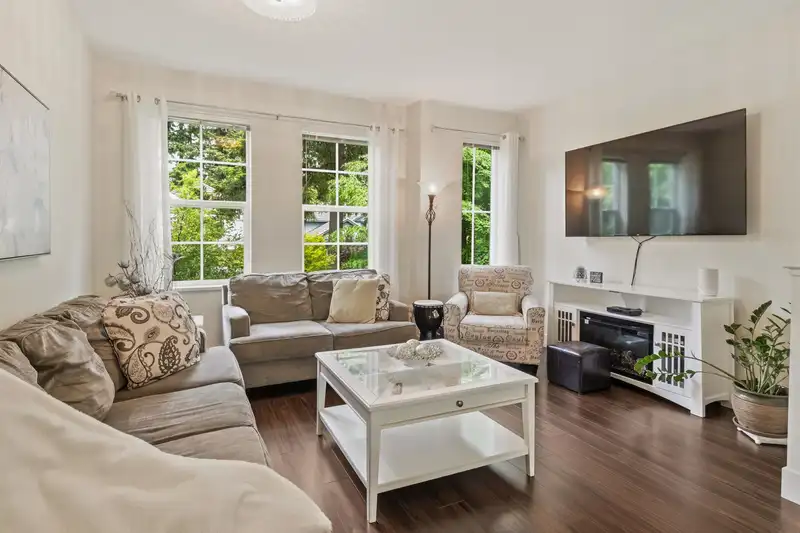 20 3399 151ST STREET - photo 2 of 25