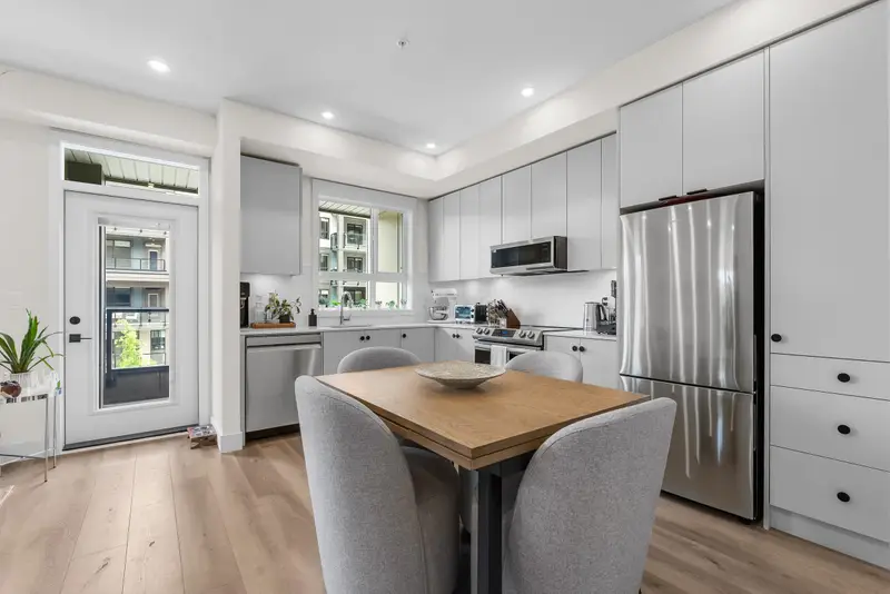 312 45505 CAMPUS DRIVE - photo 2 of 25