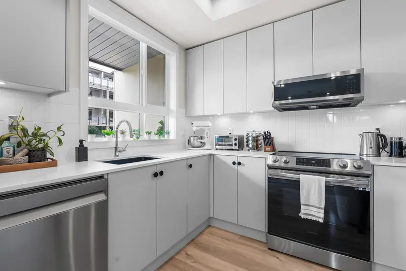 312 45505 CAMPUS DRIVE - photo 4 of 25