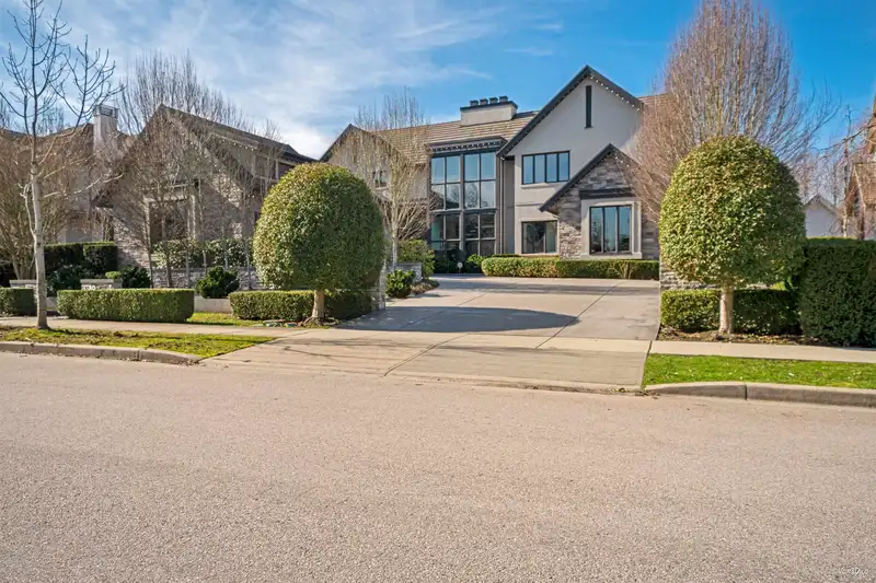 3389 164A STREET - photo 2 of 17