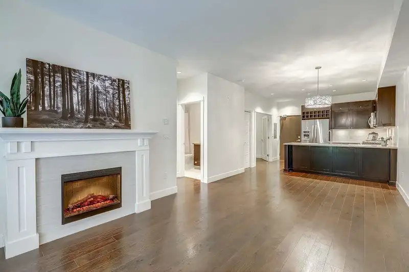111 15185 36 AVENUE - photo 3 of 40