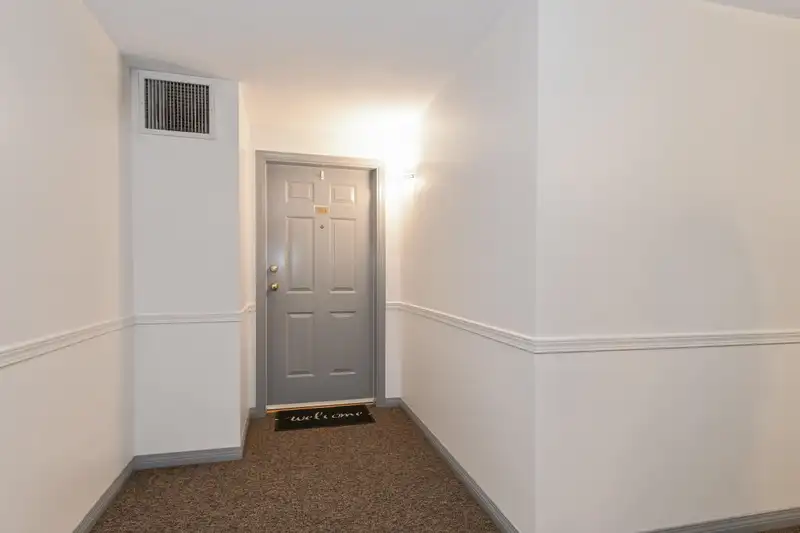 203 1280 MERKLIN STREET - photo 4 of 31