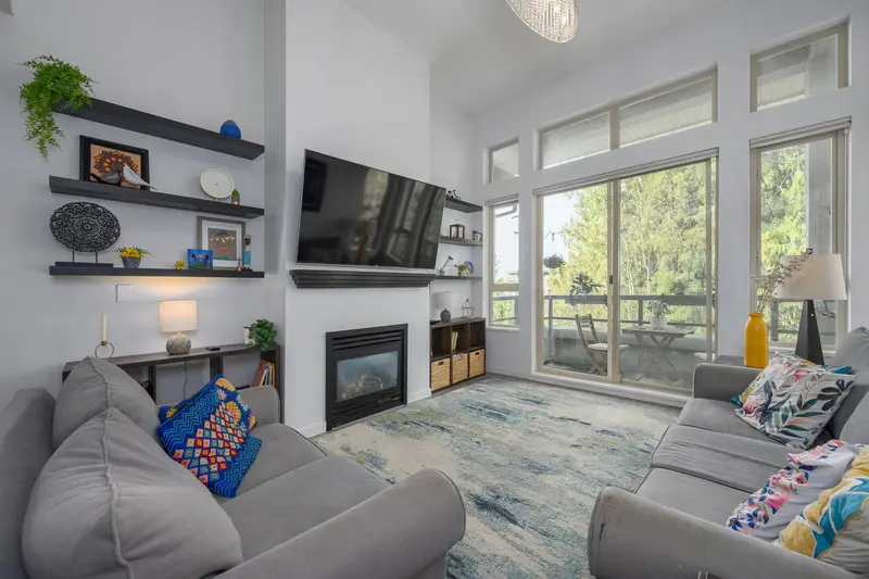 409 9329 UNIVERSITY CRESCENT - photo 3 of 25