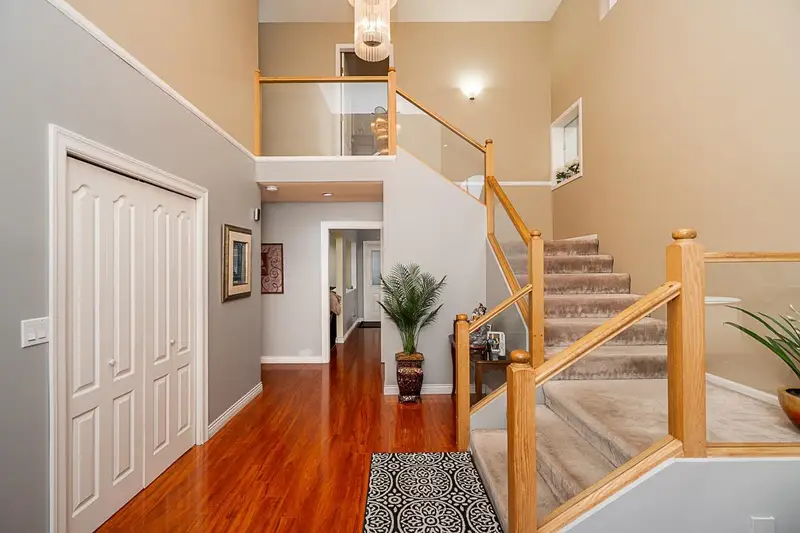 13732 58 AVENUE - photo 2 of 25