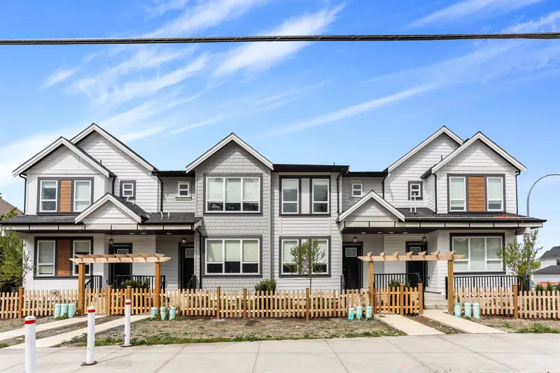 20957 83 AVENUE - photo 1 of 25