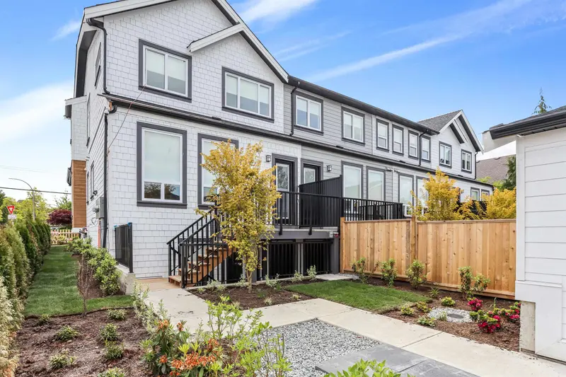 20957 83 AVENUE - photo 3 of 25