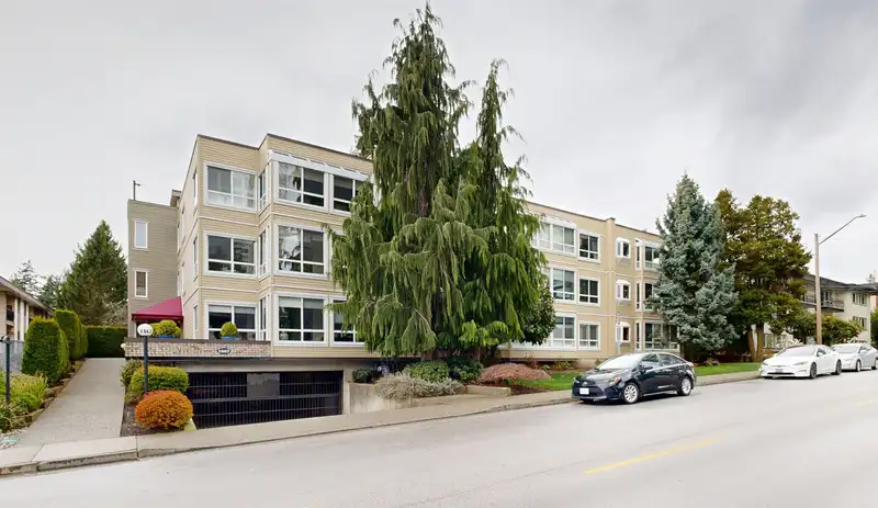 206 1467 MARTIN STREET - photo 1 of 17