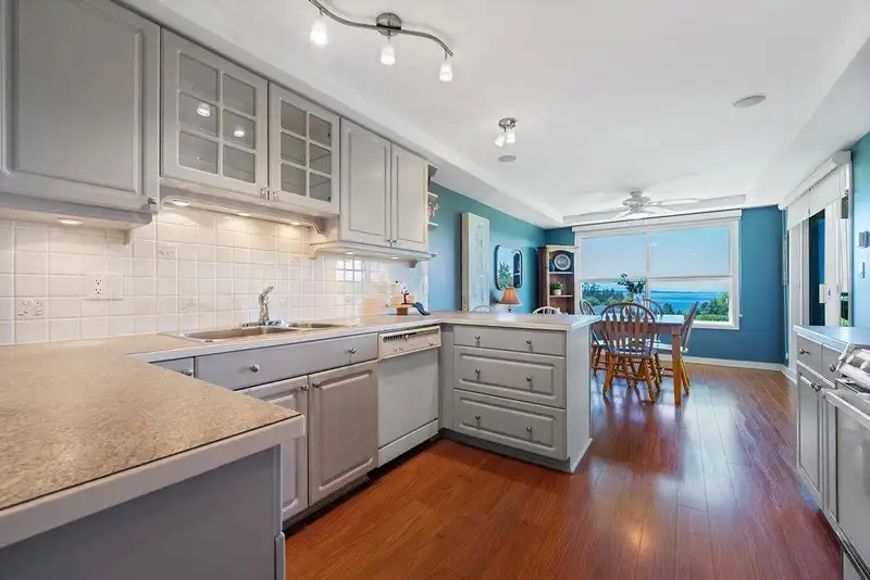 306 1725 128 STREET - photo 2 of 39