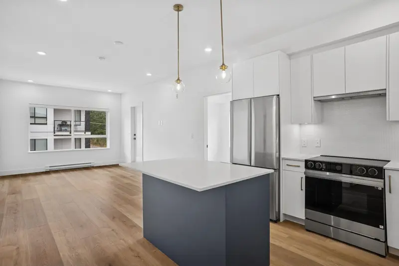 208 20286 72B AVENUE - photo 1 of 18