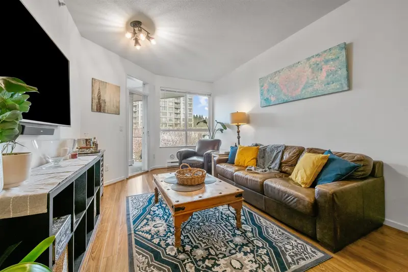 411 3551 FOSTER AVENUE - photo 4 of 21