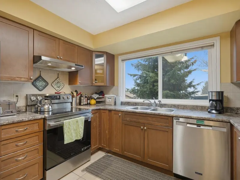 3183 BEACON DRIVE - photo 4 of 25