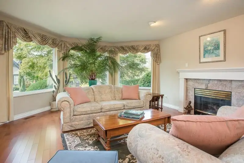 15336 29 AVENUE - photo 3 of 30