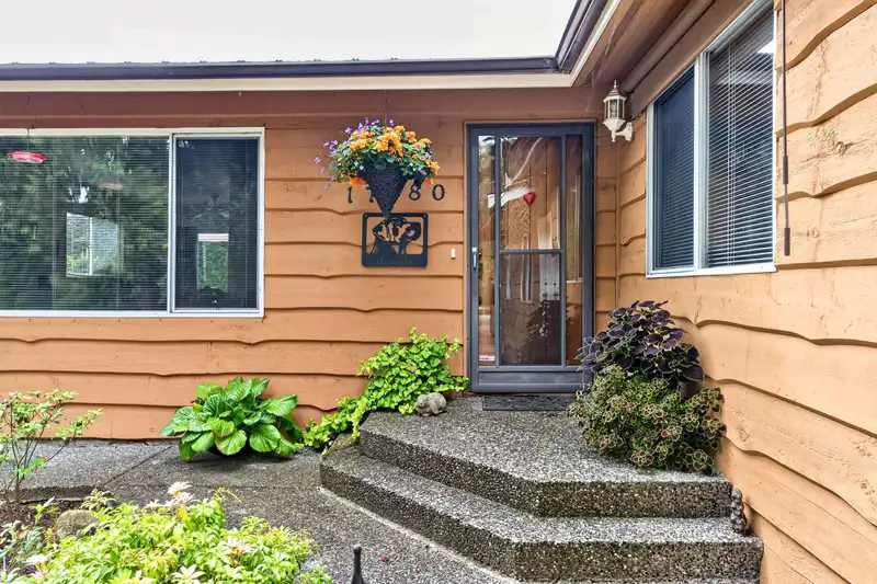 17180 4 AVENUE - photo 3 of 25