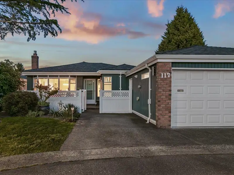 117 14271 18A AVENUE - photo 1 of 30