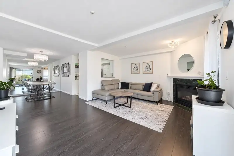 107 15241 18 AVENUE - photo 2 of 31