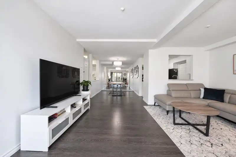 107 15241 18 AVENUE - photo 3 of 31