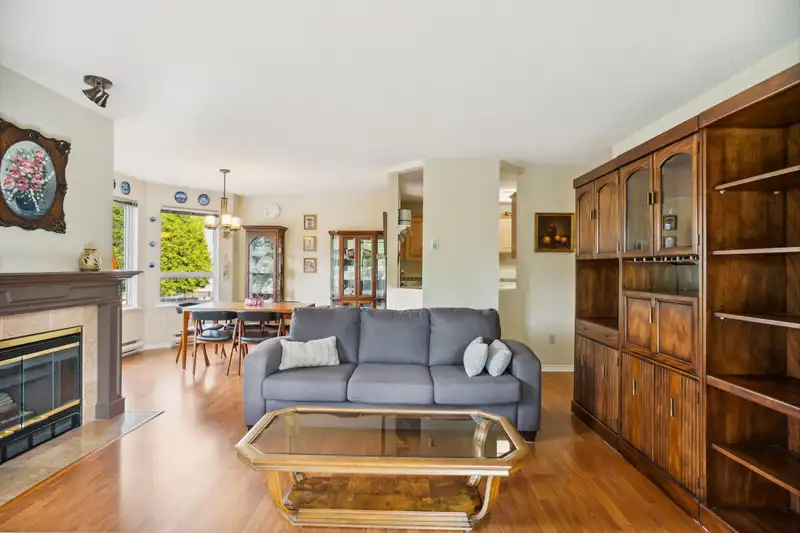 214 1840 E SOUTHMERE CRESCENT - photo 4 of 23