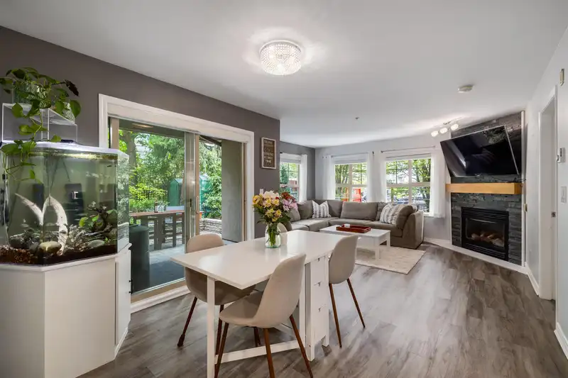103 15325 17 AVENUE - photo 1 of 22