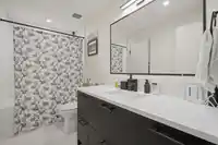 227 2635 KING GEORGE BOULEVARD - thumbnail 15