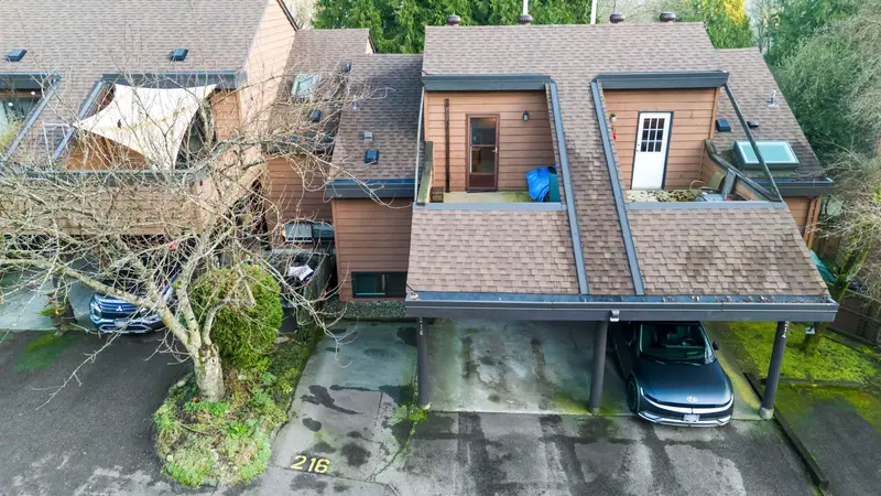 216 CAMBRIDGE WAY - photo 3 of 25