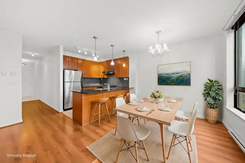 609 7138 COLLIER STREET - photo 4 of 25