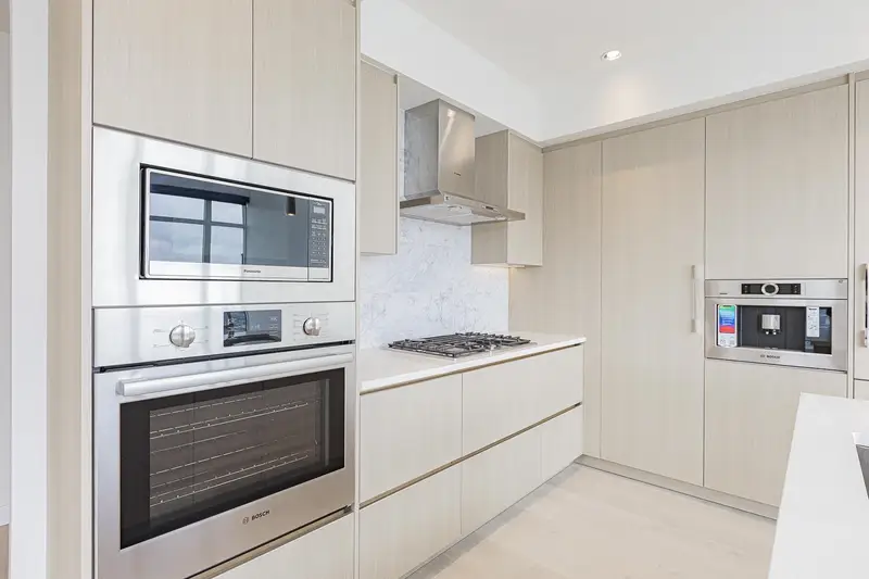 4907 4730 LOUGHEED HIGHWAY - photo 4 of 23