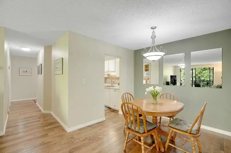 303 1740 SOUTHMERE CRESCENT - photo 3 of 28
