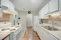 303 1740 SOUTHMERE CRESCENT - thumbnail 8