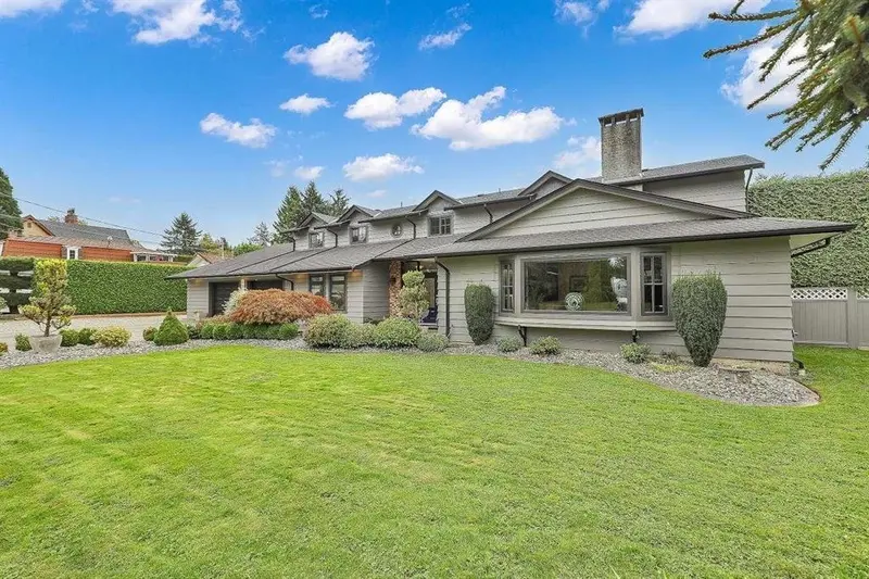 20214 PATTERSON AVENUE - photo 4 of 25