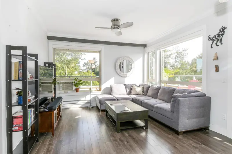 503 19228 64 AVENUE - photo 3 of 25