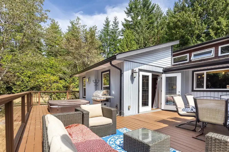 8099 NORTHWOOD ROAD - photo 4 of 25