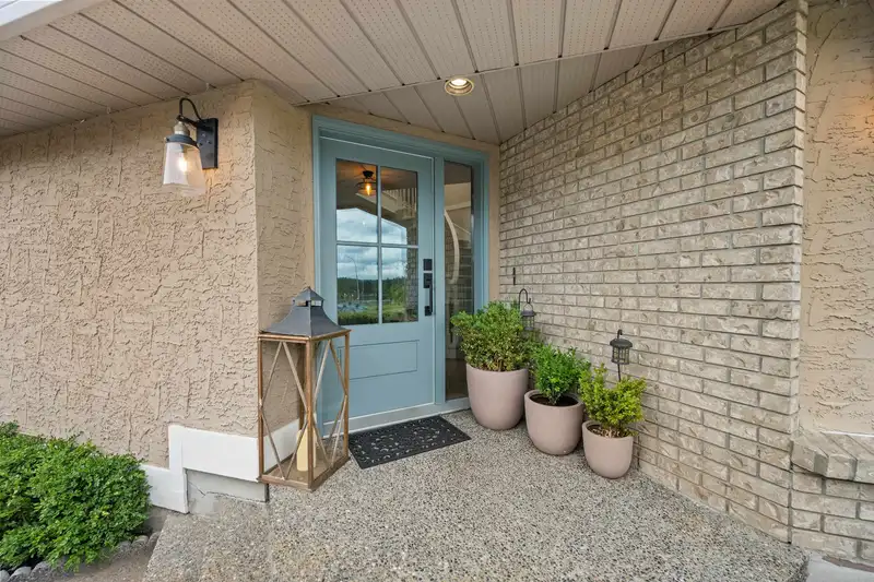 877 166 STREET - photo 3 of 40