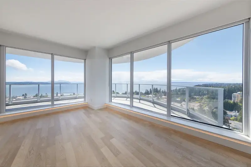 1605 1475 FOSTER STREET - photo 1 of 19
