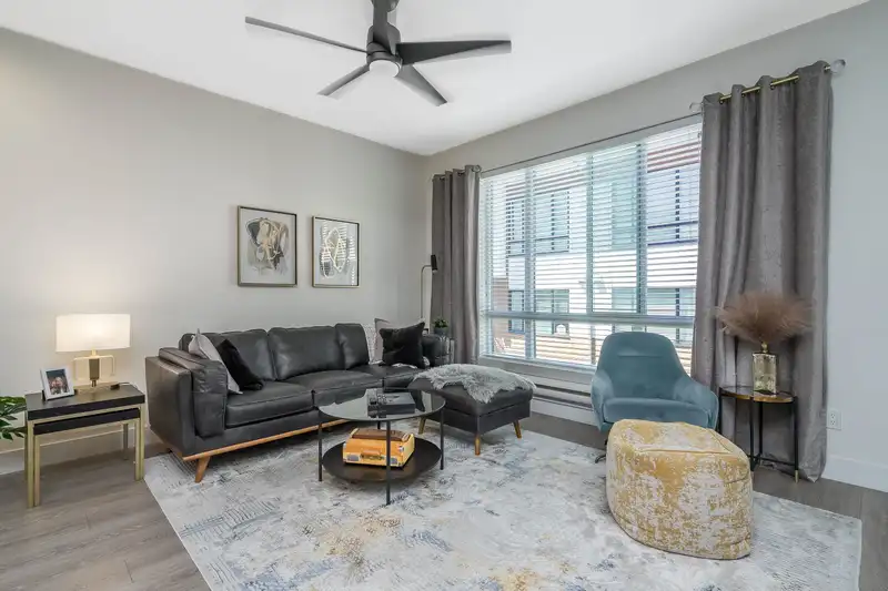 77 16433 19 AVENUE - photo 3 of 37