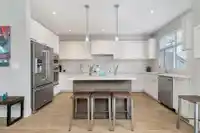 90 15677 28 AVENUE - thumbnail 1