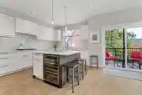 90 15677 28 AVENUE - thumbnail 2