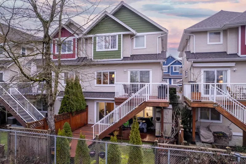 6 1108 RIVERSIDE CLOSE - photo 4 of 25