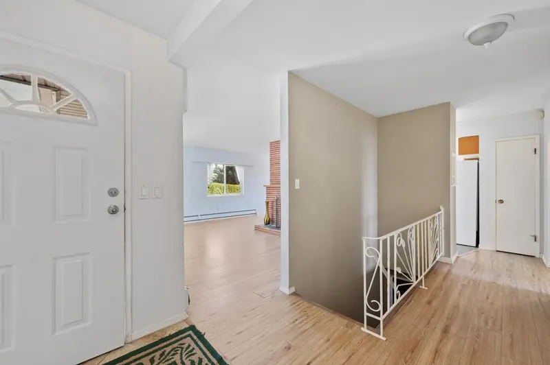 320 WALKER STREET - photo 2 of 25