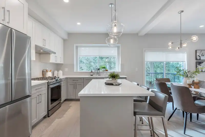 123 1833 165A STREET - photo 2 of 11
