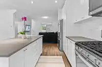30 127 172 STREET - thumbnail 5