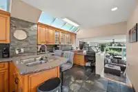 1246 OXFORD STREET - thumbnail 8