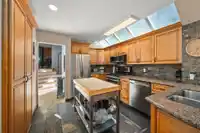1246 OXFORD STREET - thumbnail 10