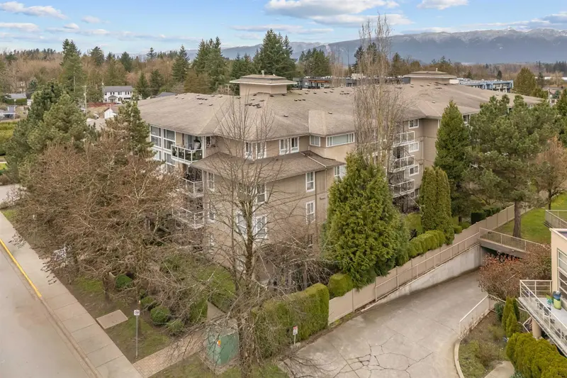 213 22255 122 AVENUE - photo 4 of 25