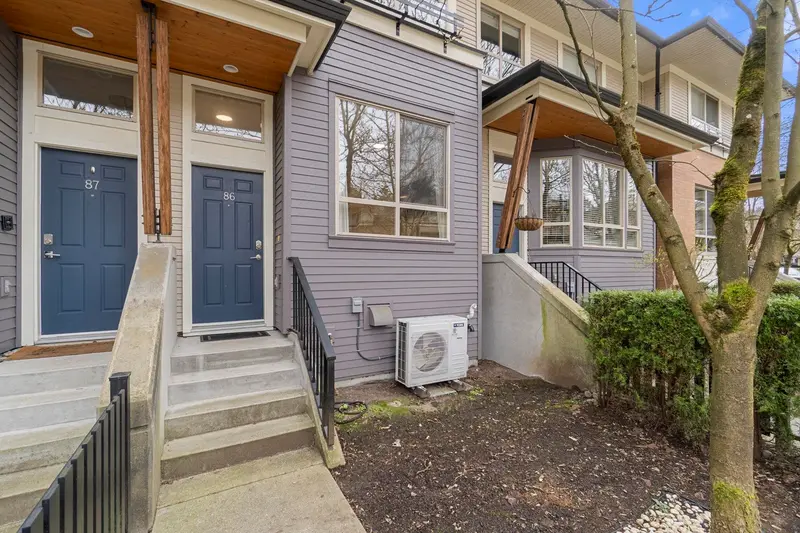 86 100 KLAHANIE DRIVE - photo 3 of 25