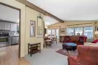 109 2062 KING GEORGE BOULEVARD - thumbnail 7