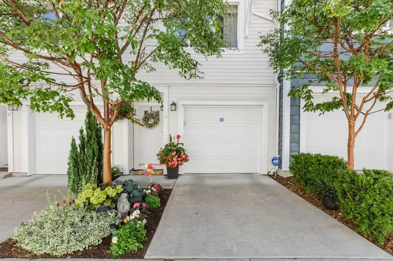 28 3039 156 STREET - photo 2 of 33